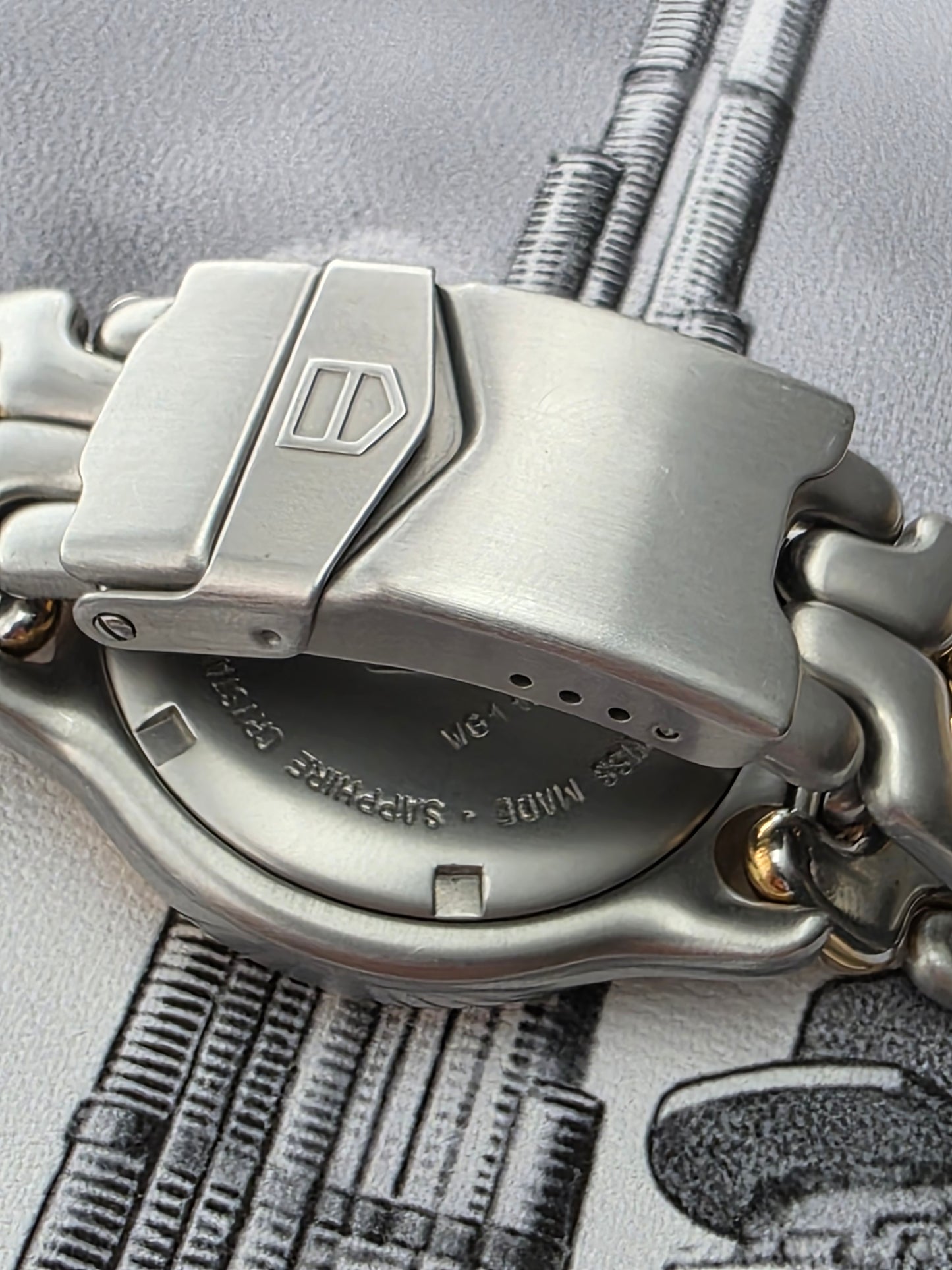 TAG Heuer Professional 2000 Series WG1120-0
