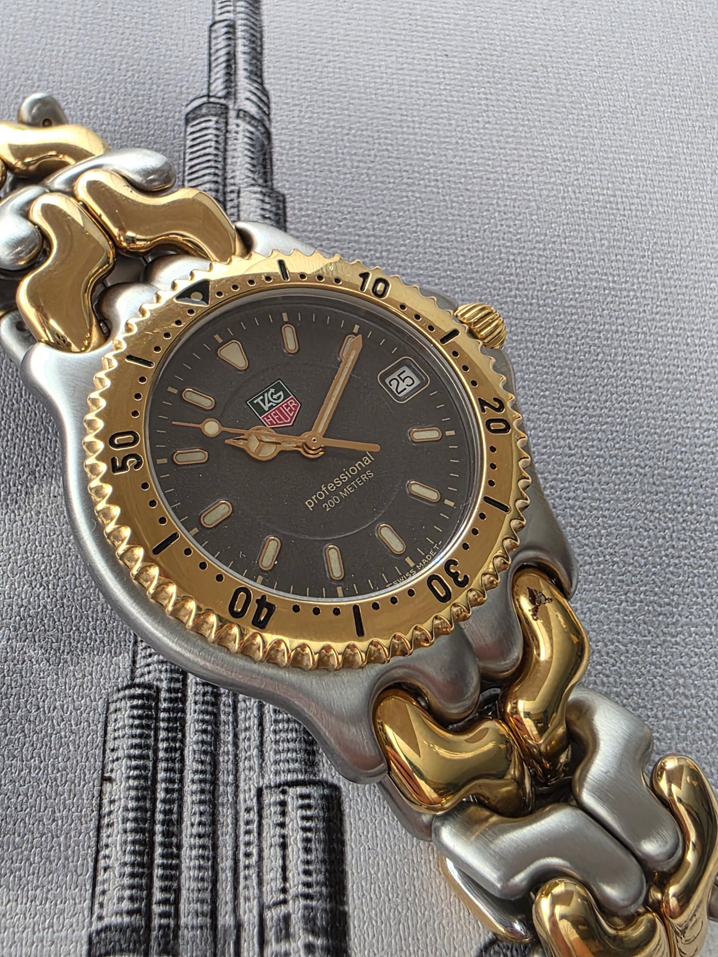 TAG Heuer Professional 2000 Series WG1120-0