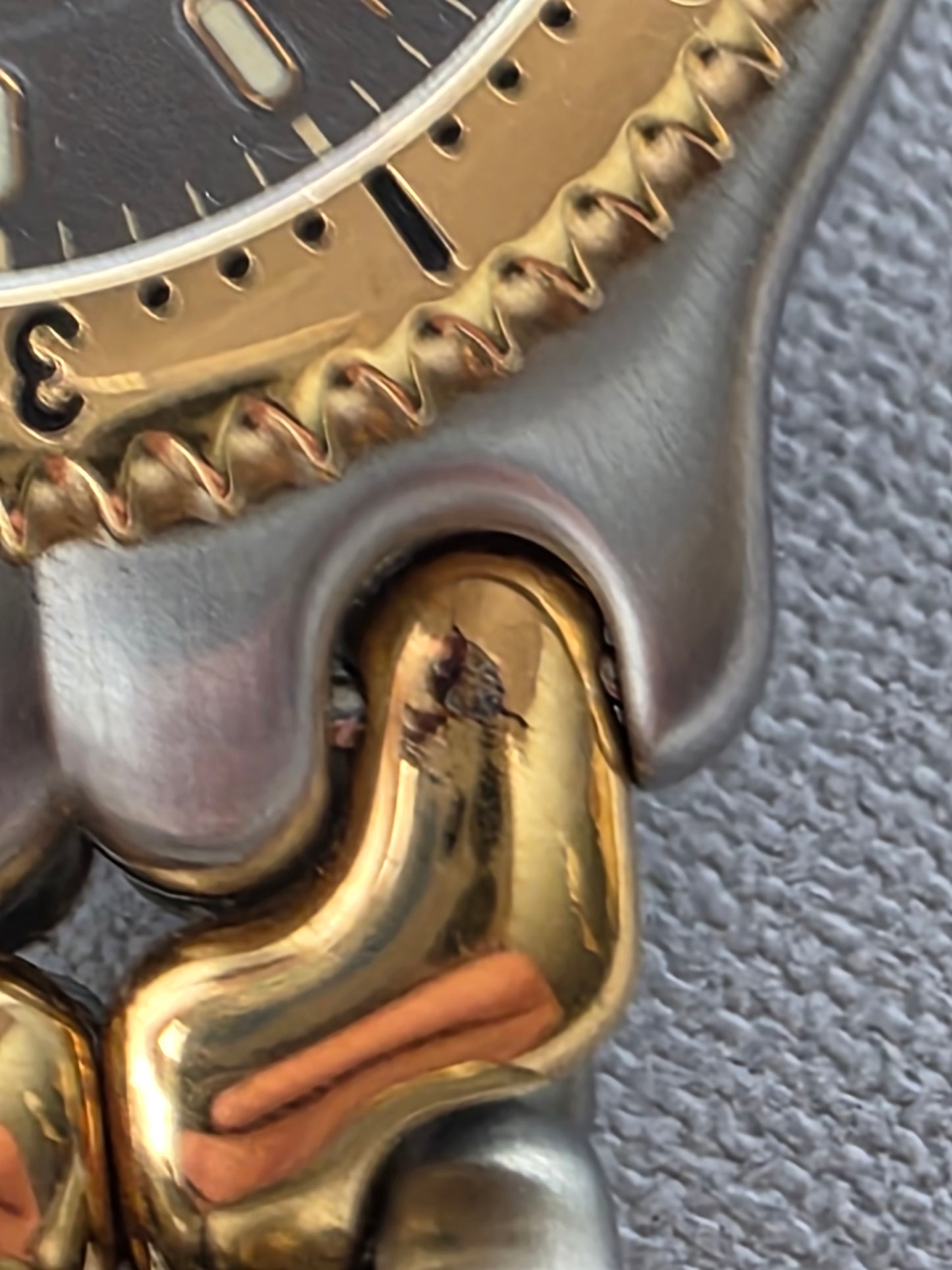 TAG Heuer Professional 2000 Series WG1120-0