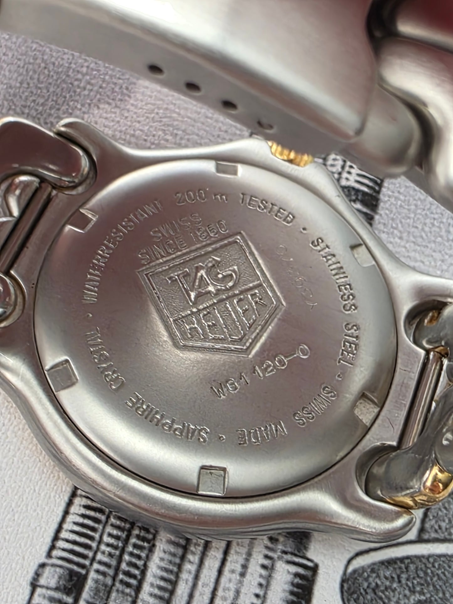 TAG Heuer Professional 2000 Series WG1120-0