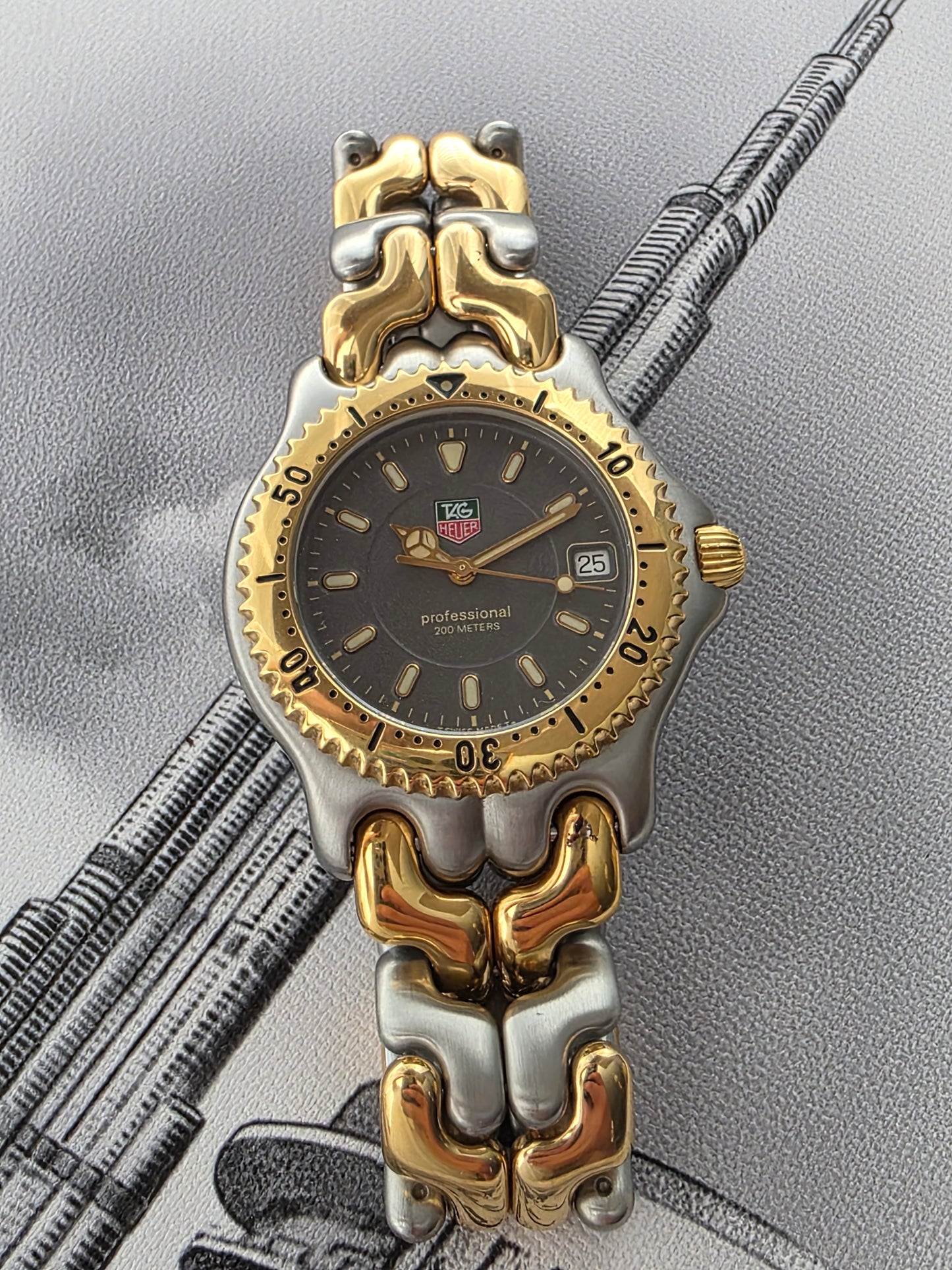TAG Heuer Professional 2000 Series WG1120-0